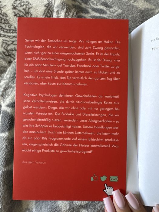 Hooked book на немецком