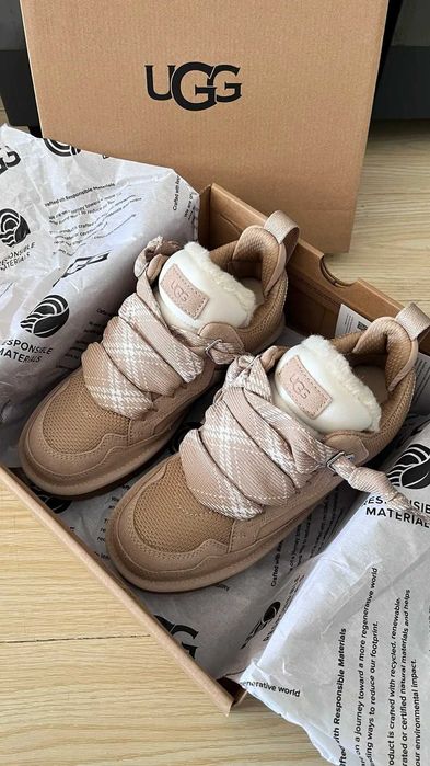 UGG Lowmel Sand r.37