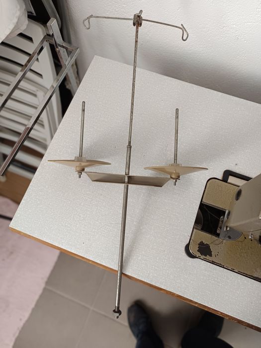 Máquina de costura profissional Singer S591