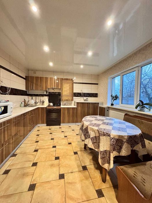 Продаж будинку зі зручностями у с. Мар'янівка