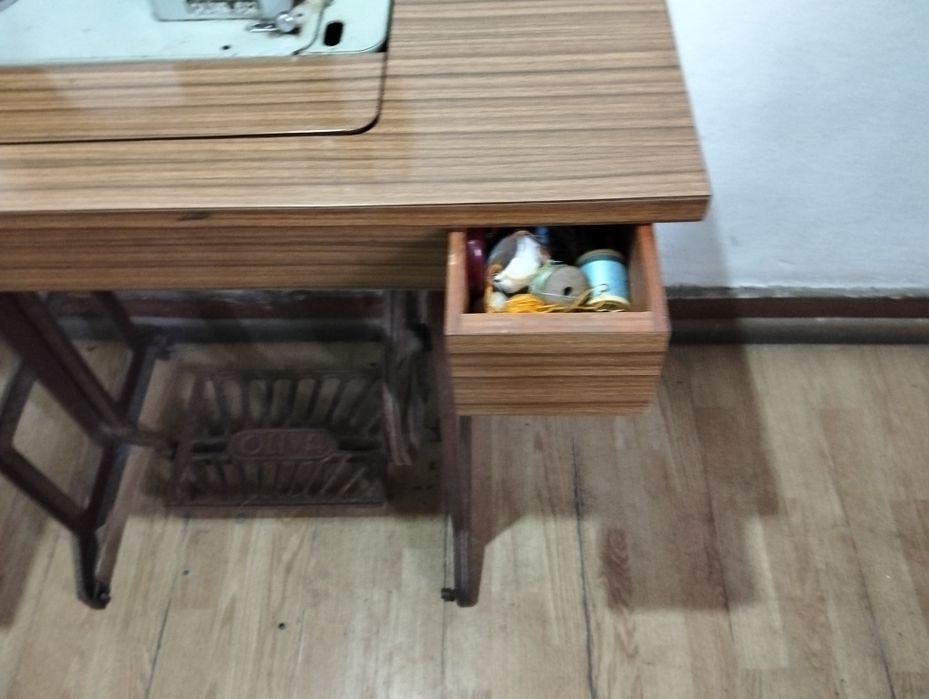 Máquina de costura Oliva 512