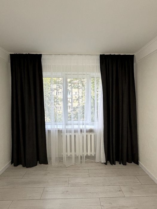 Власник без комісії. Київ .Продам 2 к квартиру 10 хв до метро. Бульвар Верховної Ради 26 Б