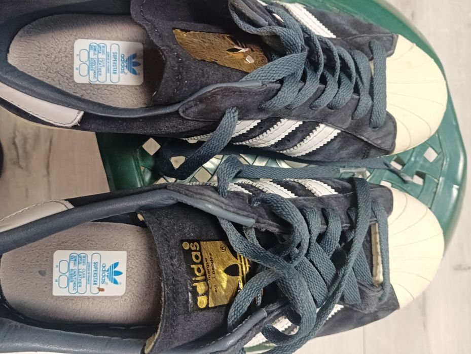 чоловічі кросівки бренду Adidas