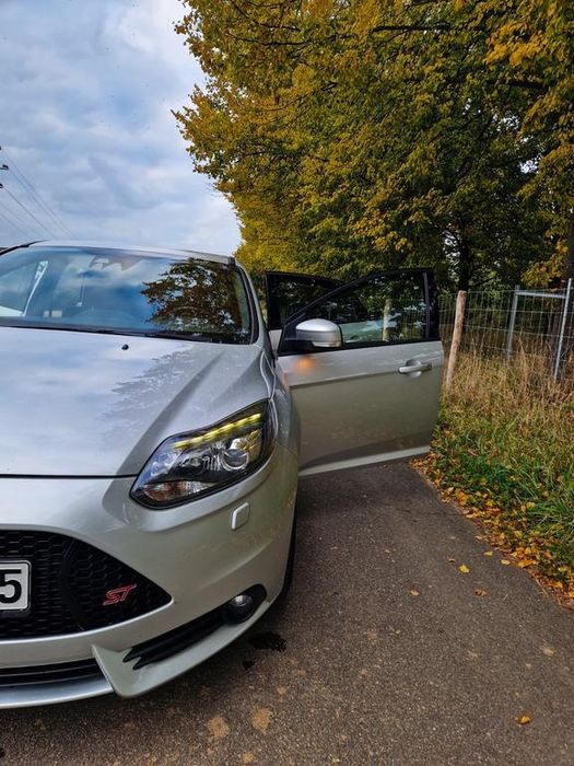 Ford Focus 2.0 ST Ecoboost 250cv c/ novo