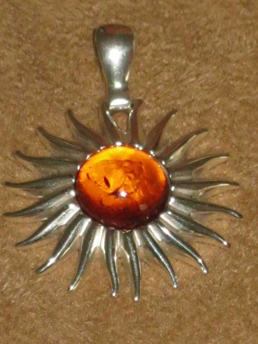 Medalha ( C/Âmbar ) Prata Maciça de Lei 925`/.. C/Contraste