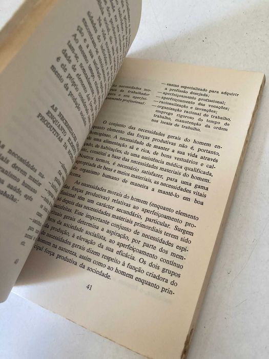 Livro - O Homem, as Suas Necessidades e o Socialismo (ctt grátis)