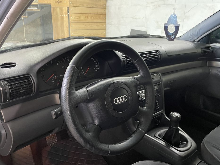 Audi A4B5 1.6 Газ/бензин