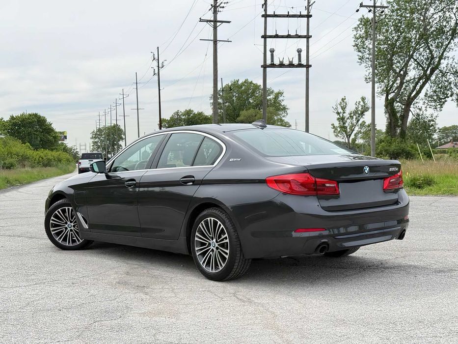BMW 530e xDrive      2020