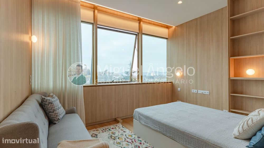 Apartamento T0 novo c/ lugar de garagem e totalmente mobilado