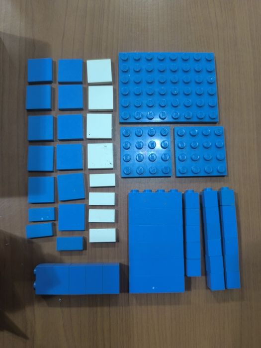 Lego C 294 Vintage 1974

Faltam algumas ( duas ou três ) peças do set