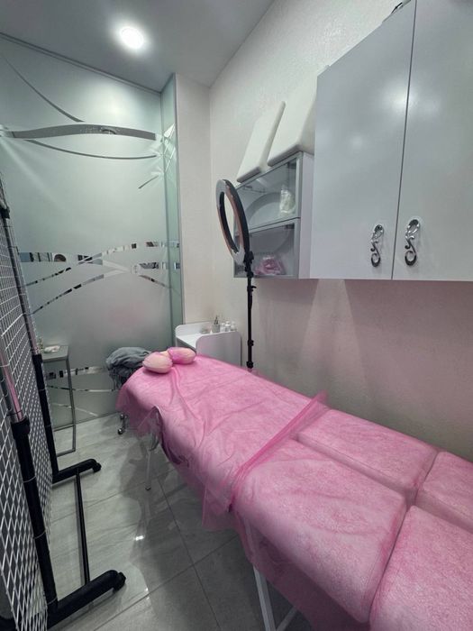 Салон краси на Французському бульварі з обладнанням.