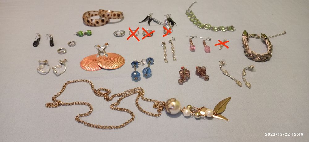 Sprzedam biżuterie damska.