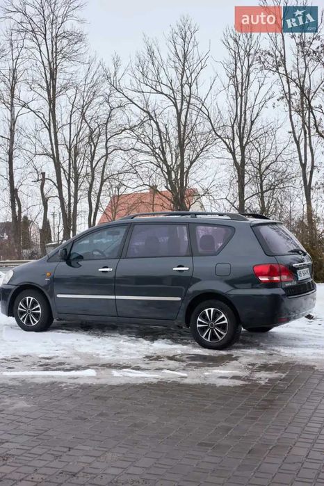 Toyota Avensis Verso 2002
