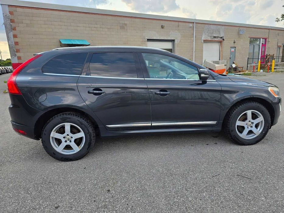 Volvo XC60      2015