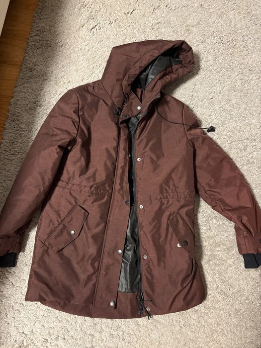 Продам пуховик Staff