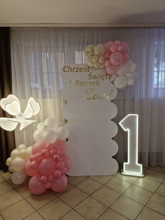 Dekoracje 18, weselne, ścianka balony, urodziny sztaluga komunia,chrze