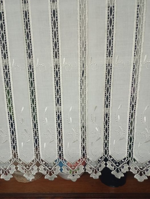 Duas cortinas de renda ao incrível preço de 15€ cada