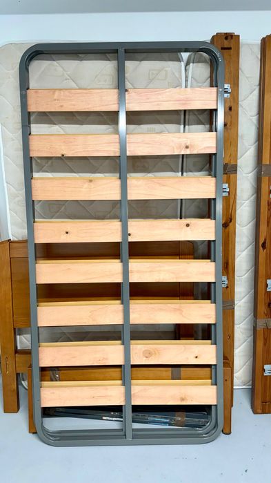 Vendo Cama Solteiro – Com Colchão Incluído!