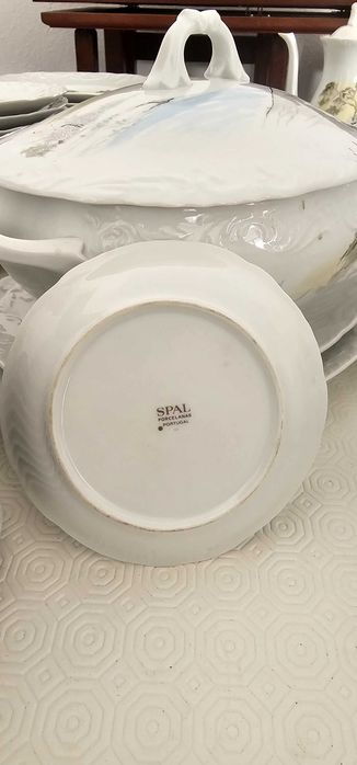 Serviço de jantar SPAL de 64 peças