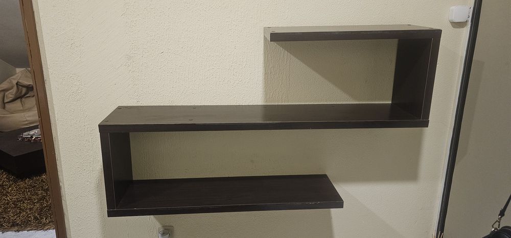 Prateleira de Parede Modular / Assimétrica em Madeira Escura (Design "S" / "Z")