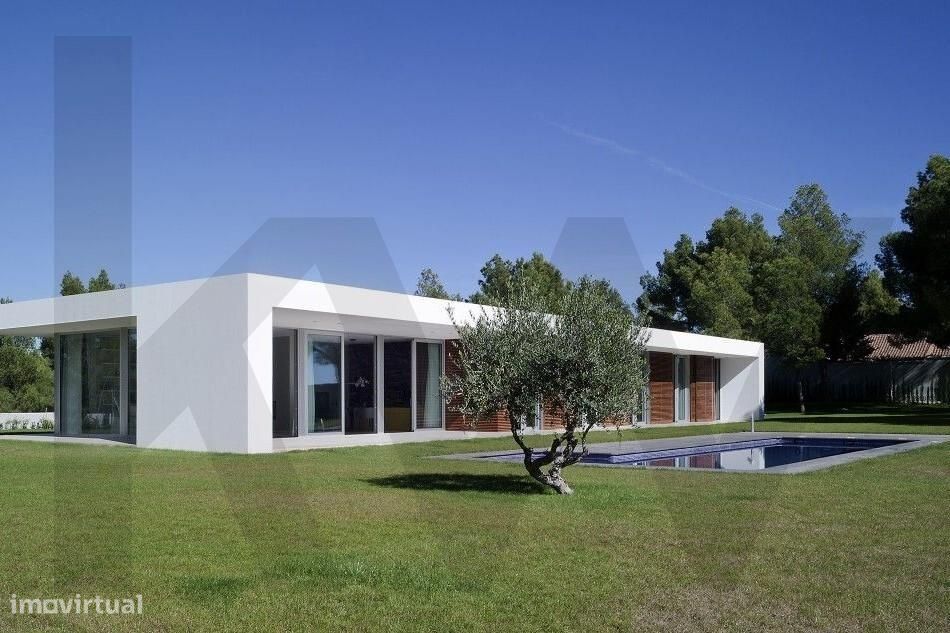 Lote 56 para construção de moradia independente na Azambuja