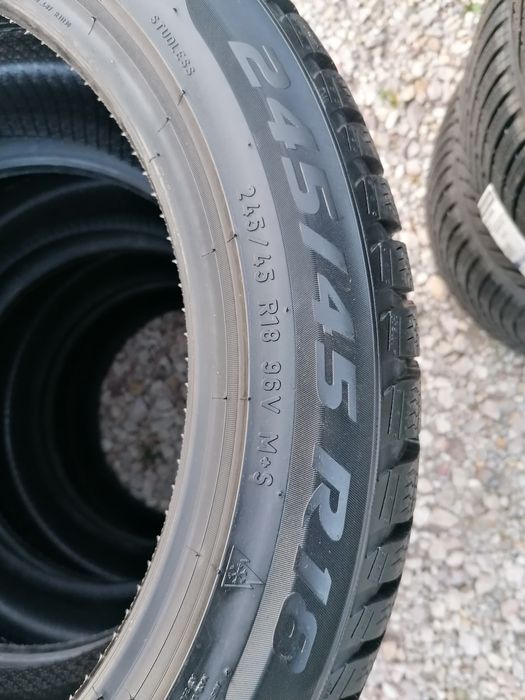 245/45/18 Pirelli 2025 rok zimowe