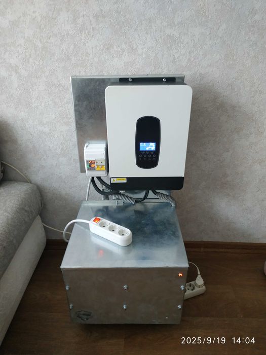 Зарядна станція, резервне 2,5 - 4кВт, ДБЖ LiFePO4 інвертор