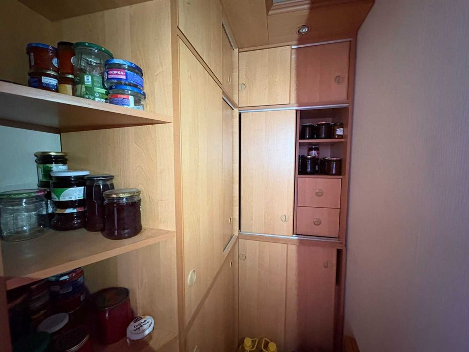 Продам 3-х комнатную видовую, крупногабаритную квартиру .