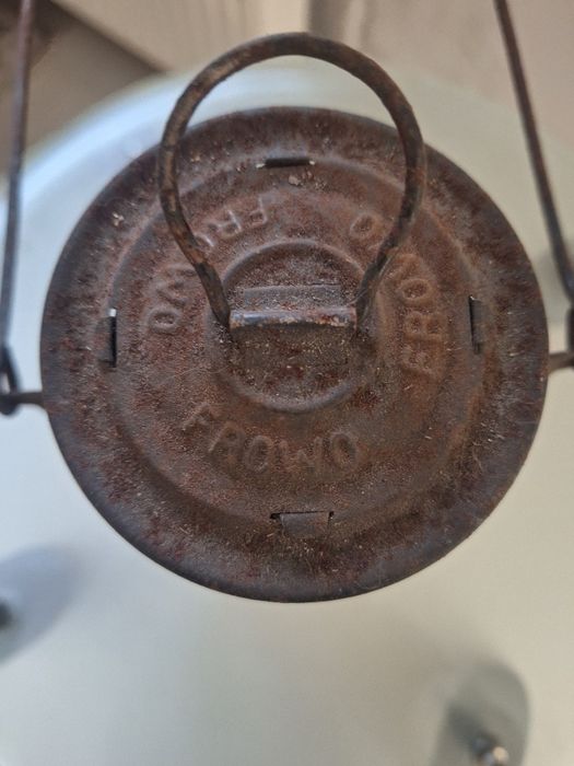 Zabytkowa niemiecka lampa naftowa