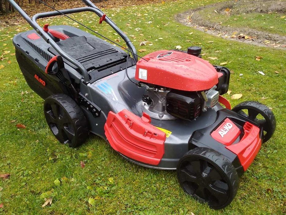 Sprzedam markową kosiarkę Al-ko 51cm z napędem.
