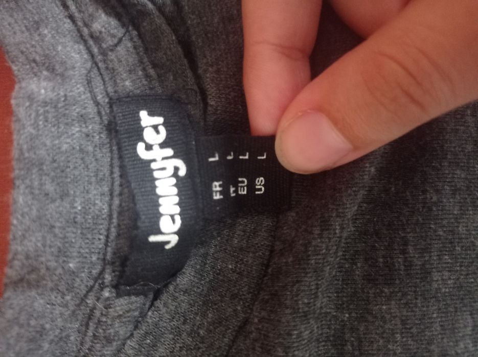Szary crop top Jennyfer