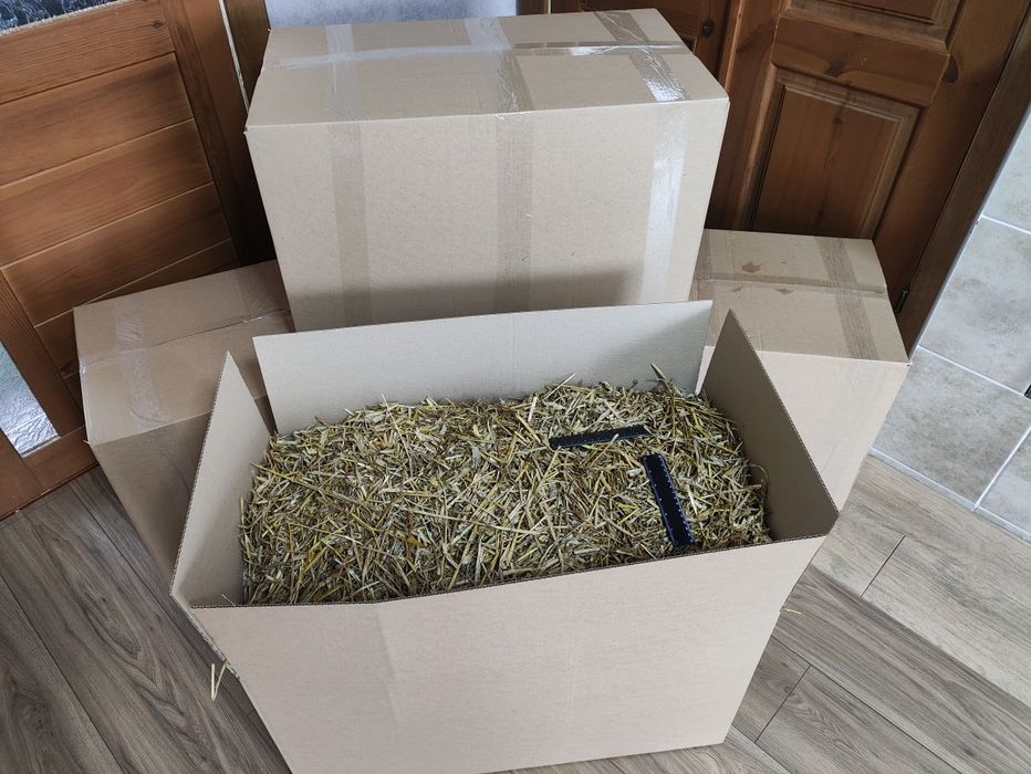 Сіно сено солома.ДЕКОР. УТЕПЛЮВАЧ СОБАКАМ В БУДКУ. Доставим. Від 1 шт