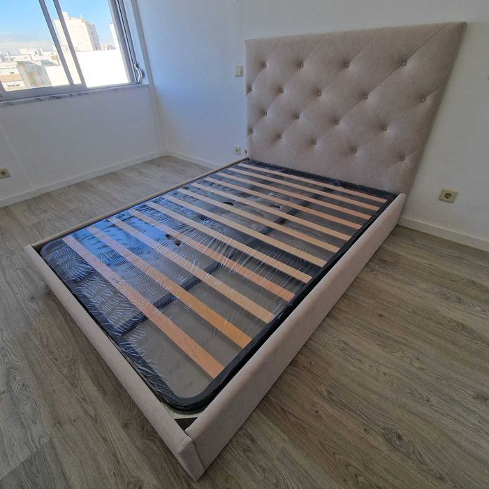 Camas De Casal Estofadas Top de Gama 190x140m Estrado Incluído 199€ !!