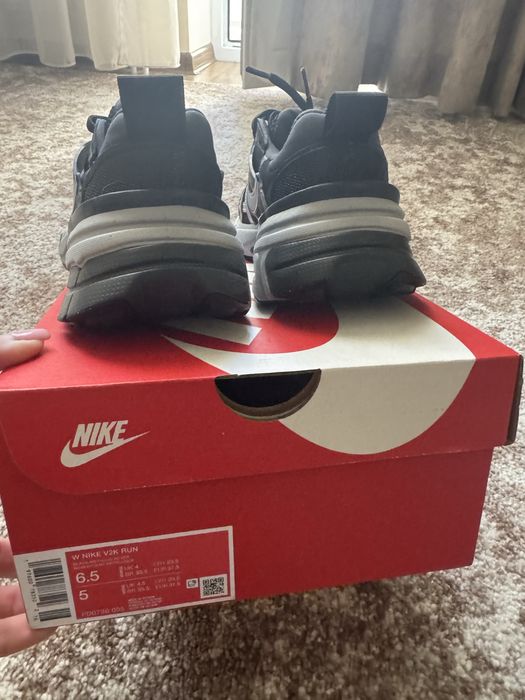 Кроссовки NIKE V2K run black/metallik