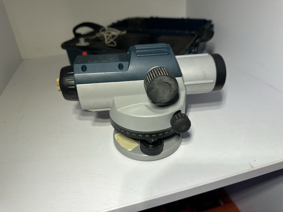 Оптичний нівелір Bosch gol 26 g professional в кейсі