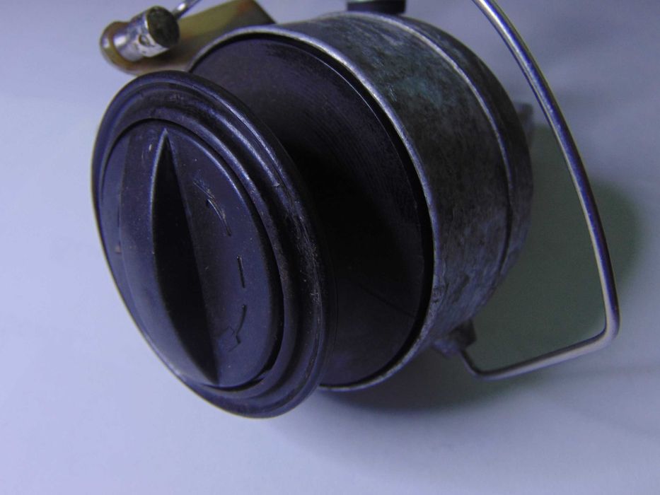 Безынерционная рыболовная катушка "Дельфин"