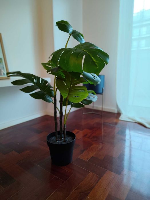 Planta artificial no vaso