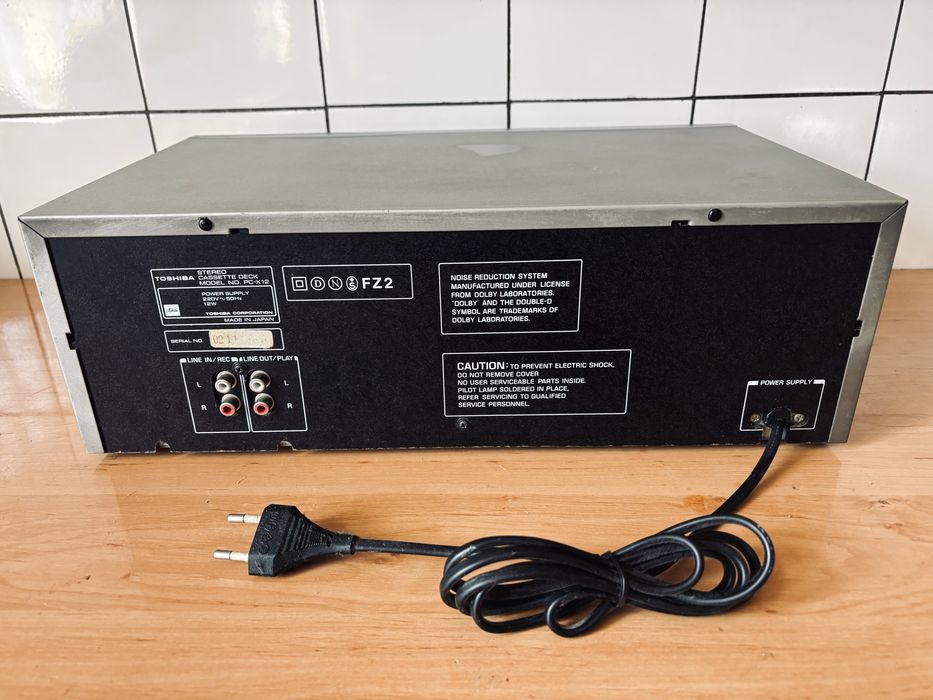 Toshiba PC‑X12 – magnetofon kasetowy, stan bardzo dobry