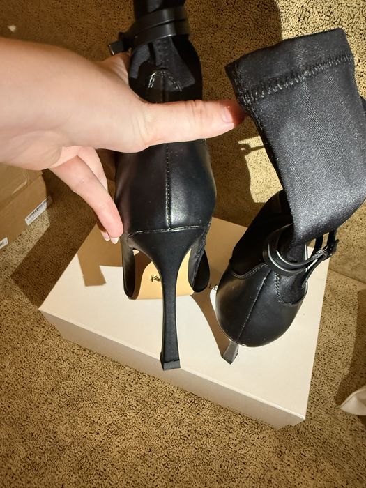 Нові чорні чоботи Karen Millen