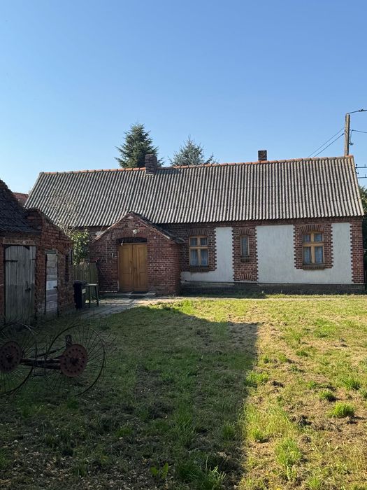 Dom z dużą działką i zabudowaniami gospodarczymi – Dobieszczyzna