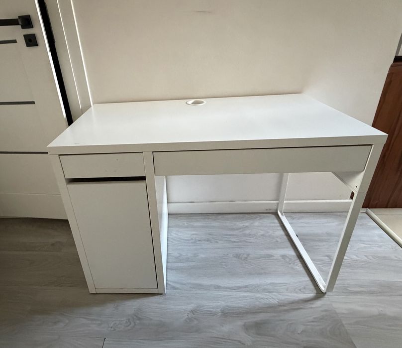 Biurko biale ikea