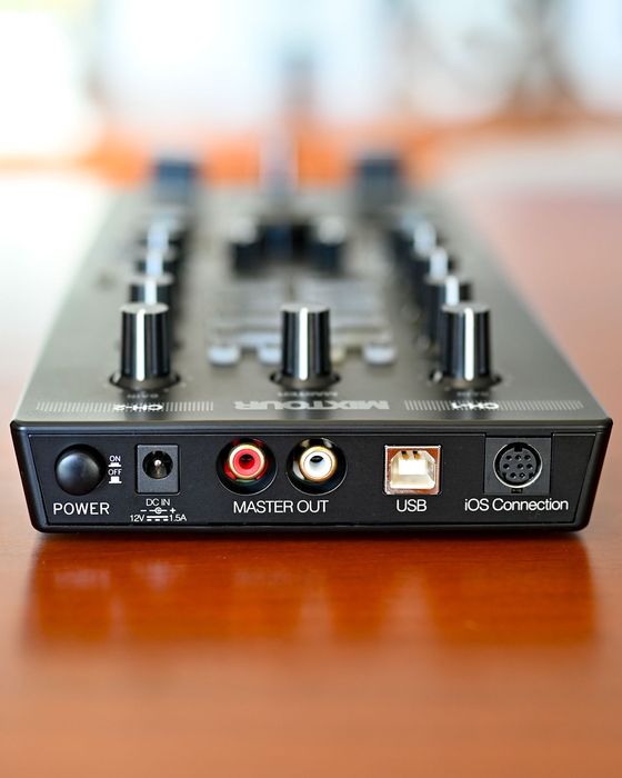 Reloop Mixtour – Algoriddim