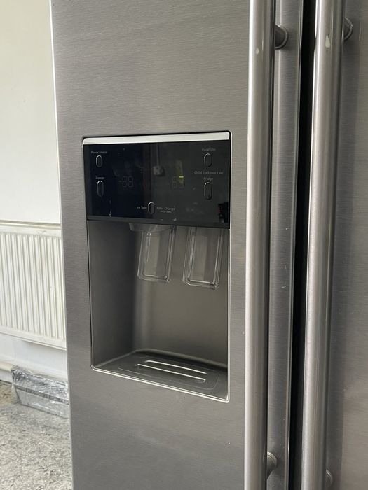 Холодильник Samsung RSA1UHMG
