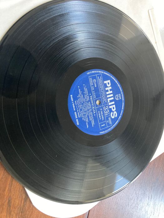 Tropicalia (panis et circensis)