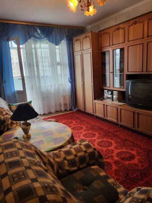 Бровари продам 2 кім.квартиру вул.Незалежності.
