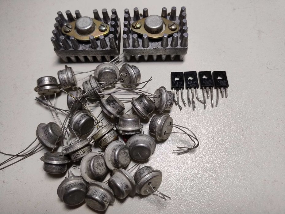 Продам ,транзисторы 2Т818А, КТ801, КТ814 и др.  на радиаторах и без одним лотом.