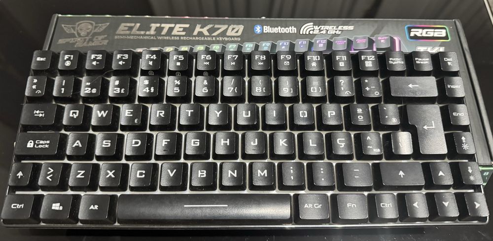 Teclado semi mecanico bluetooth como novo
