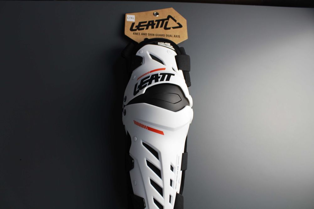 Мотонаколінники Leatt Knee Guard Dual Axis  // Junior мотозахист