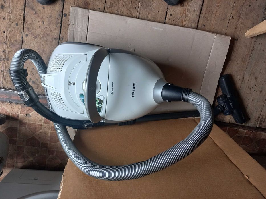 Пылесос с аквафильтром SAMSUNG  SD9422.