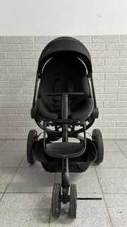 Carrinho Quinny Moodd Preto - Black com Chapéu de Sol